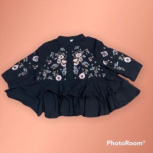 Cropped black t shirt with flower design